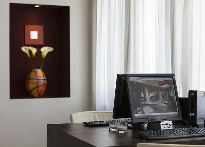 ホテル スマート ホリデイ 4*