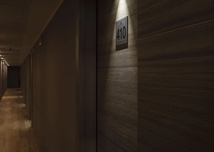 スマート ホリデイ 4* メストレ