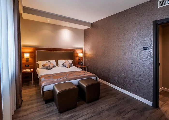 スマート ホリデイ 4* メストレ