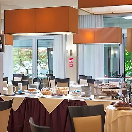 Smart Hotel 4*